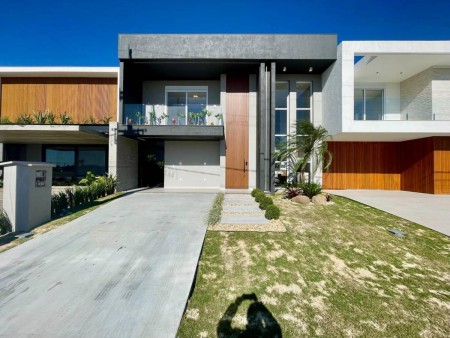 Casa em Condomínio 4 dormitórios | Ref.: 8993